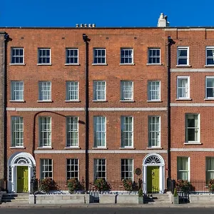 https://stauntons-on-the-green.dublin-hotelsweb.com